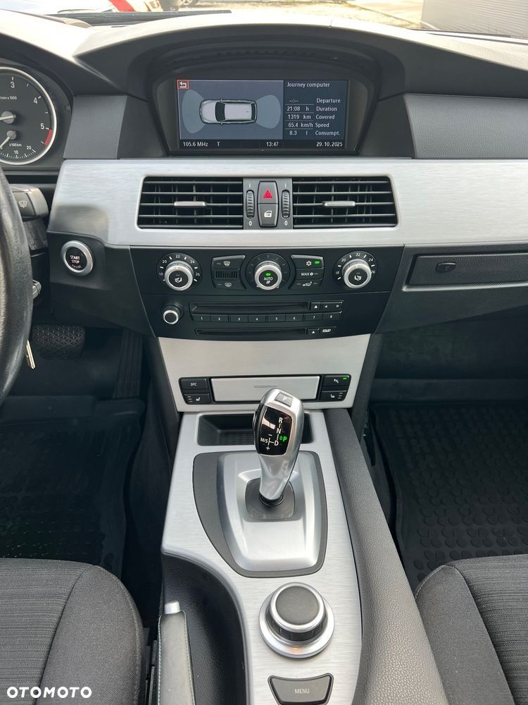 BMW Seria 5 525d - 13