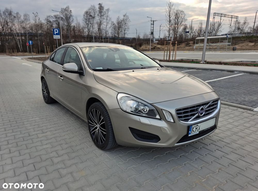 Volvo S60 T3 Momentum - 3