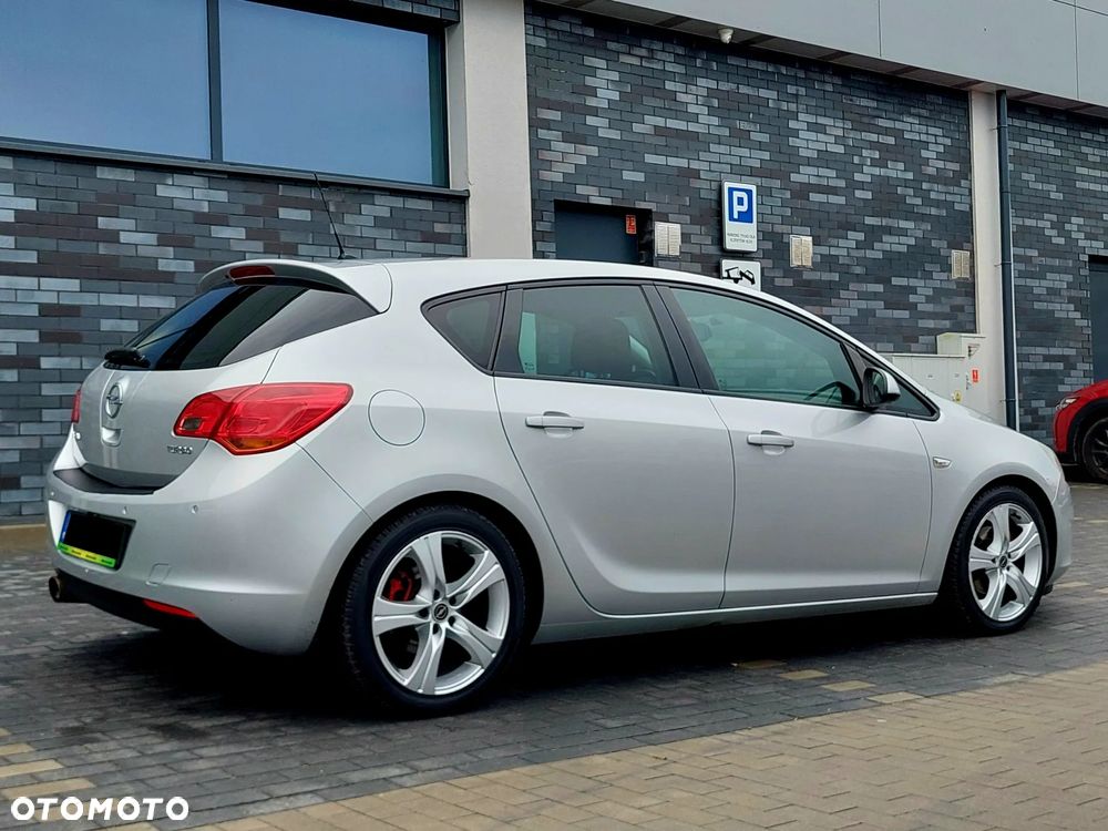 Opel Astra 1.4 T Cosmo - 6