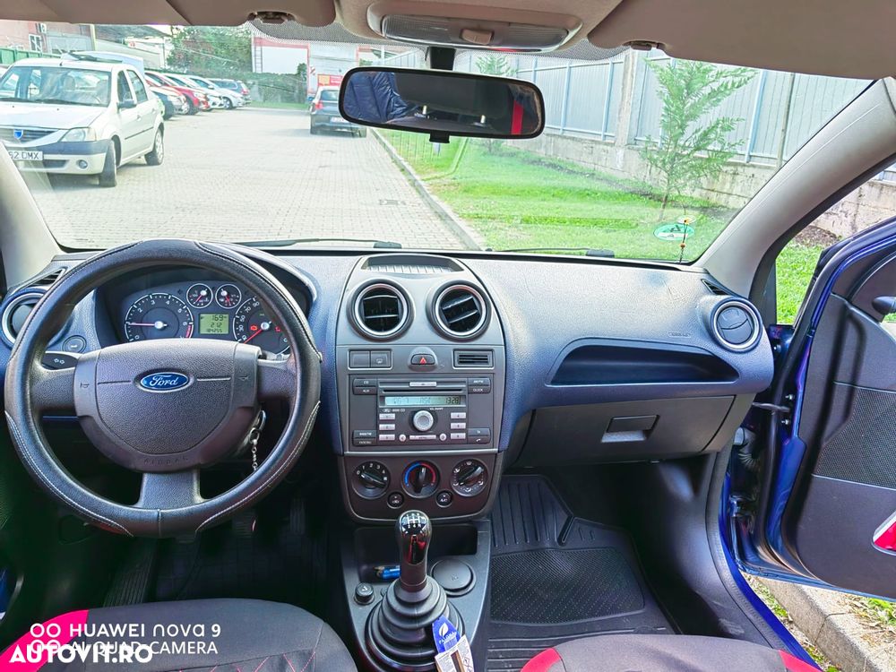 Ford Fiesta 1.25i Comfort - 8