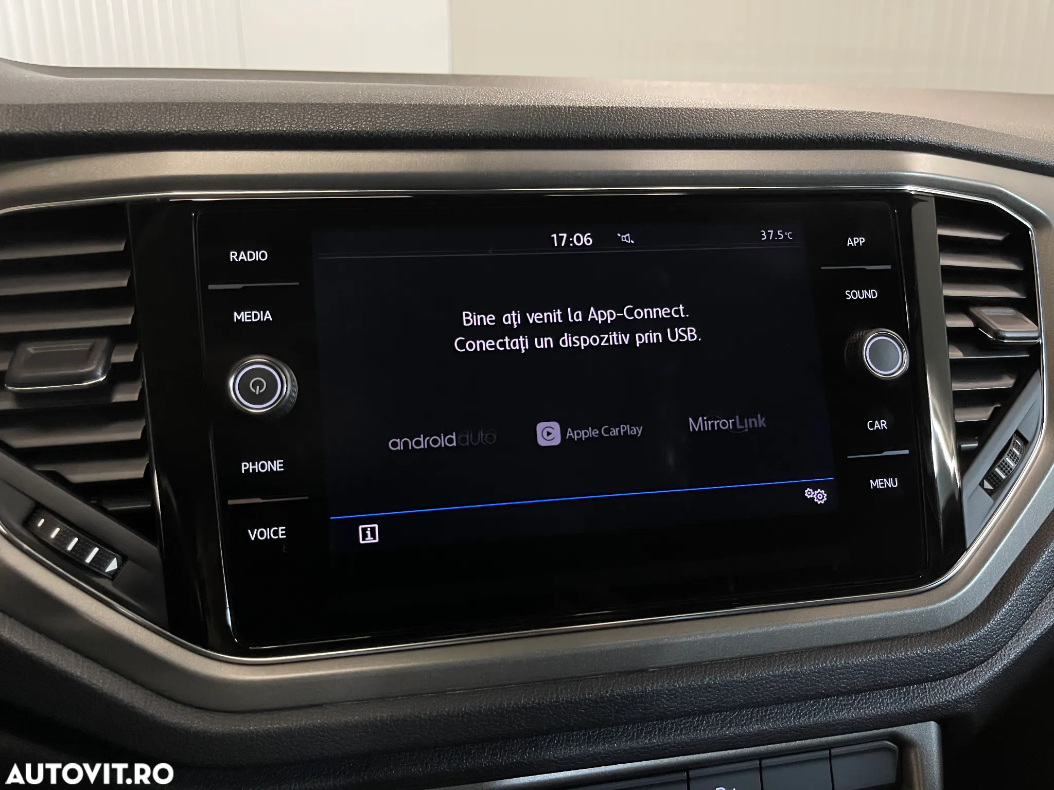 Volkswagen T-ROC 1.0 TSI Design - 17
