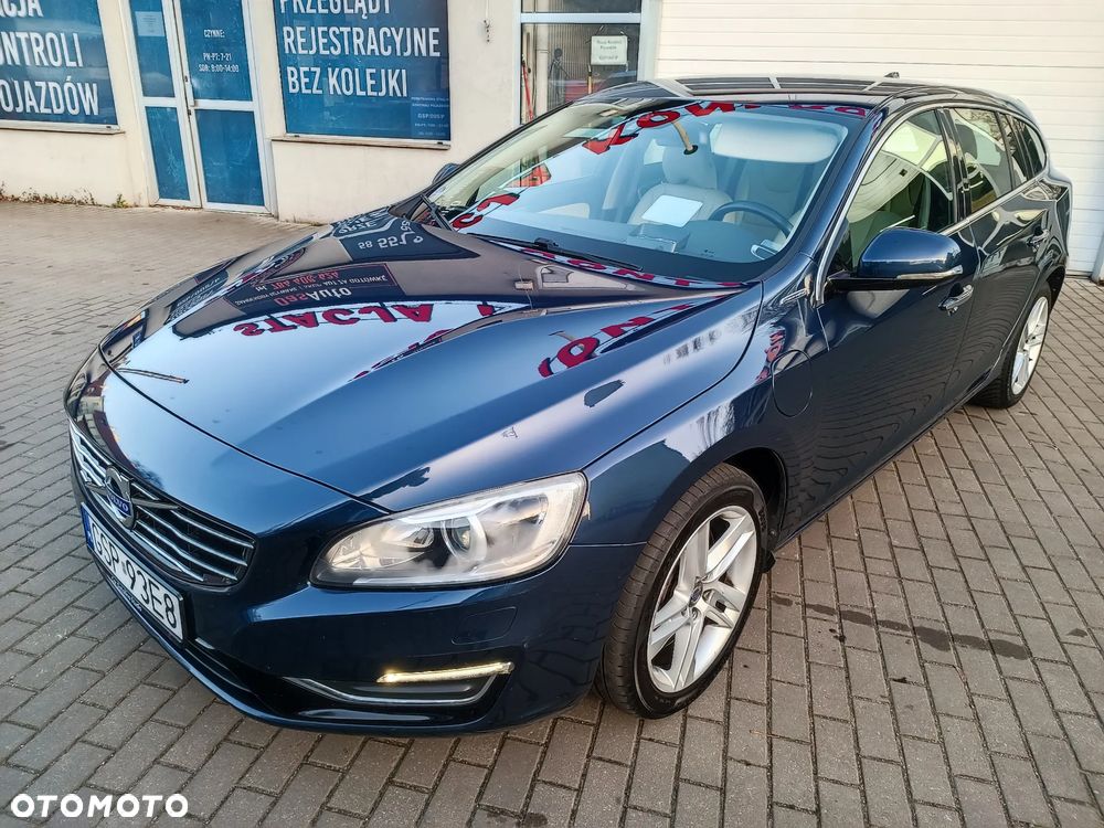 Volvo V60 D6 AWD Plug-in Hybrid Summum - 12