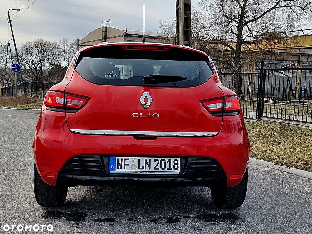 Renault Clio 1.2 16V 75 LIMITED - 11