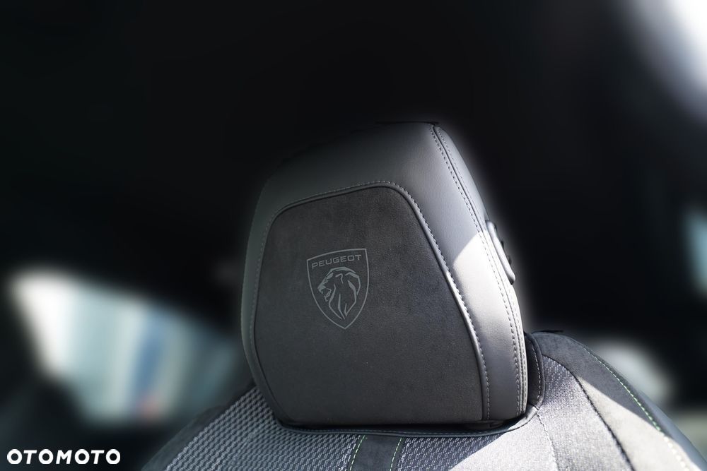 Peugeot 308 1.2 mHEV GT S&S e-DCS6 - 21