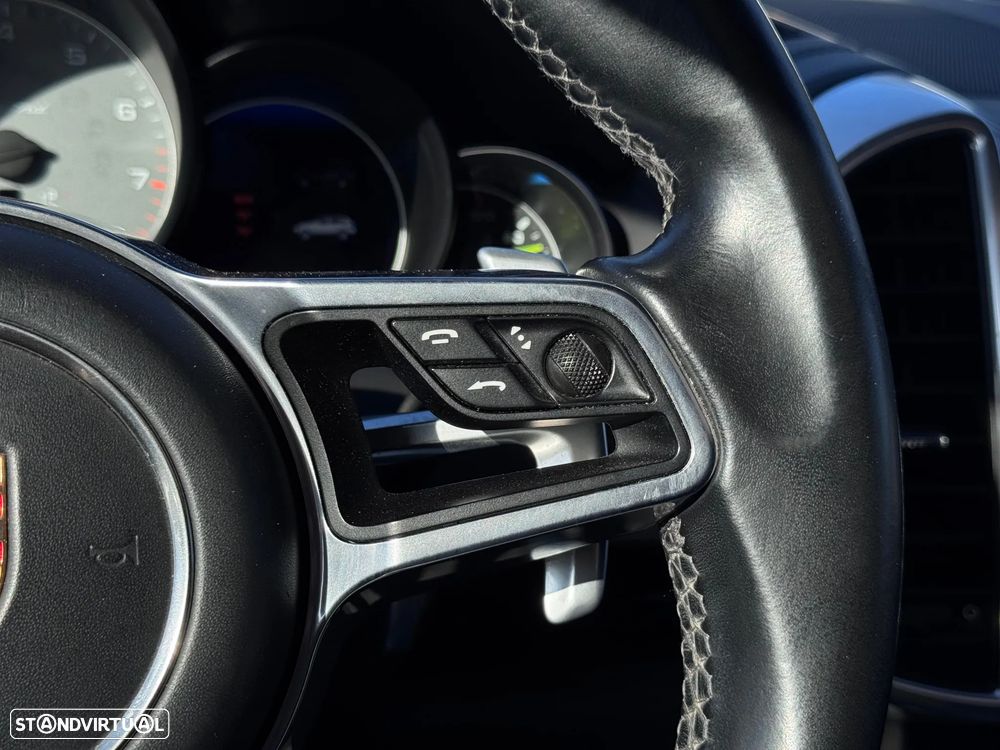 Porsche Cayenne S E-Hybrid - 18