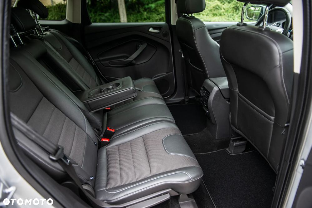 Ford Kuga 2.0 TDCi 4x4 Titanium - 22