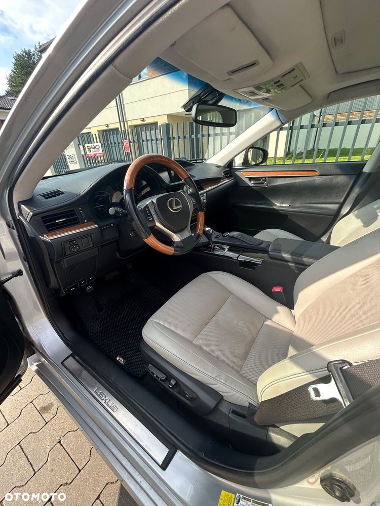 Lexus ES - 25
