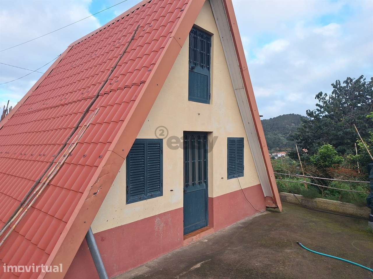 Moradia Típica Madeirense com Enorme Potencial, em Santana - Grande imagem: 2/12