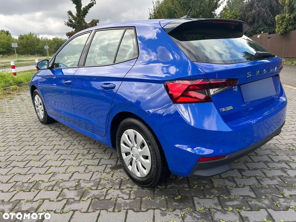 Skoda Fabia 1.0 Essence - 11