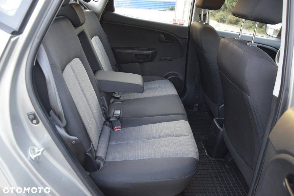 Kia Venga - 17