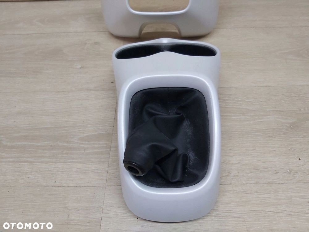 Toyota AYGO II ramka radia biegów mieszek Komplet - 3