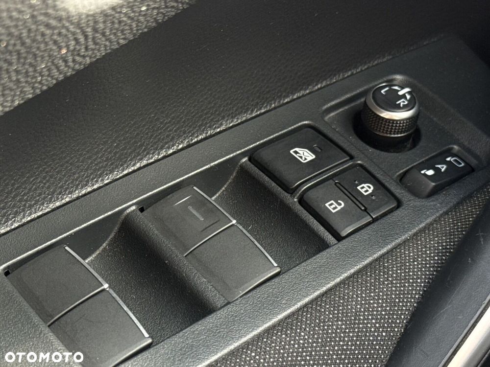 Toyota Corolla 1.8 Hybrid Comfort - 23