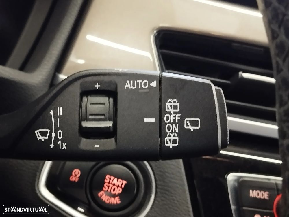 BMW X1 16 d sDrive Auto xLine — fotografia 23
