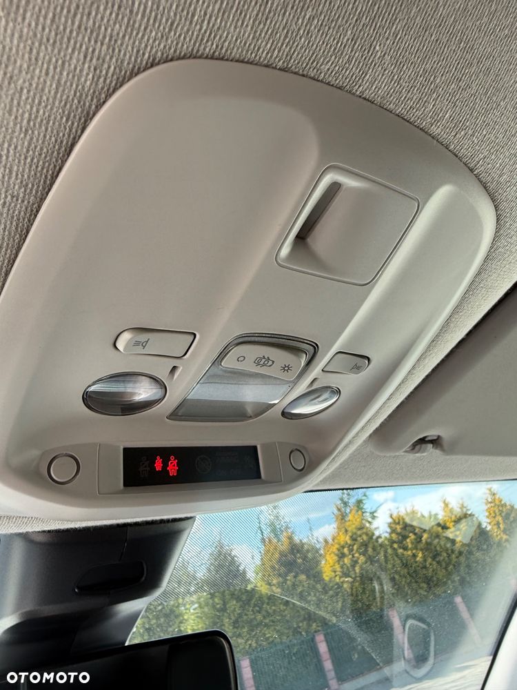 Opel VIVARO - 17