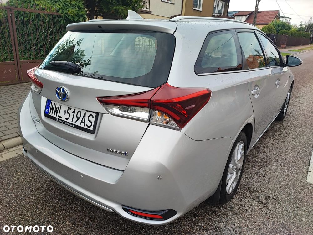 Toyota Auris Hybrid 135 Premium - 3