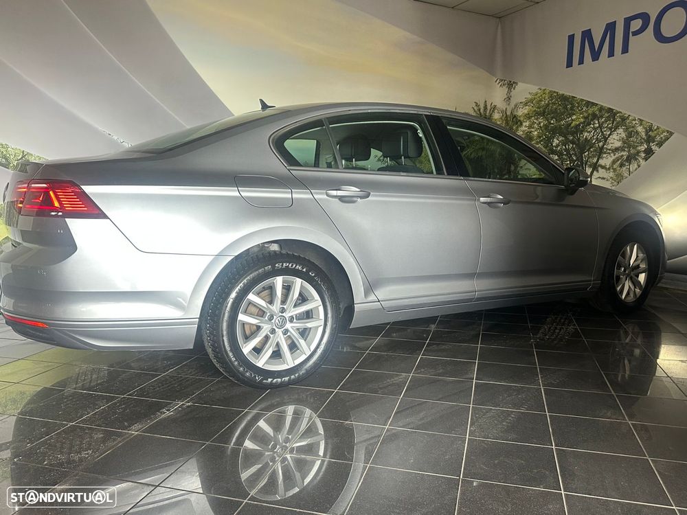 VW Passat 1.6 TDI Business DSG - 28