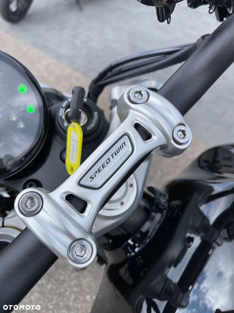 Triumph Speed Twin - 11