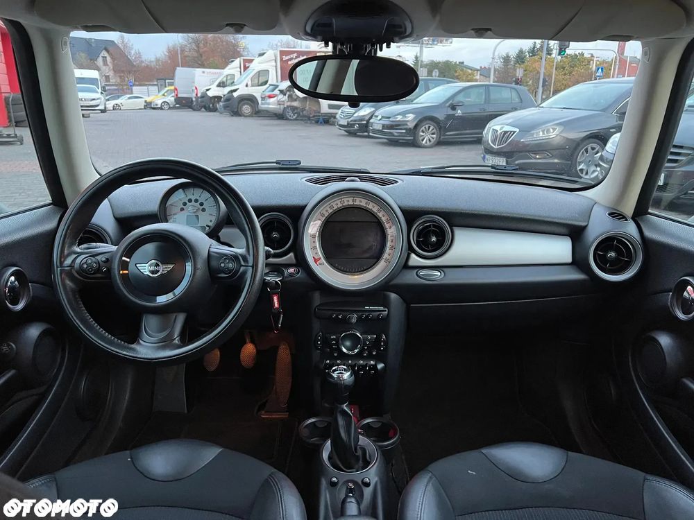 MINI Cooper Standard - 13