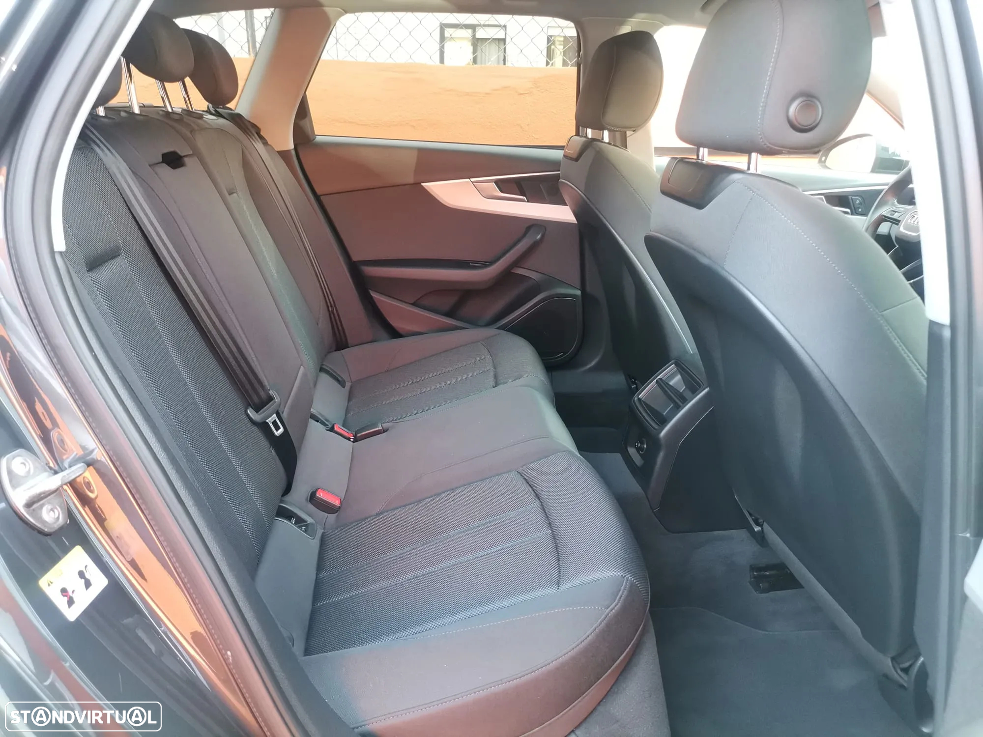 Audi A4 Avant 35 TDI Design S tronic - 9