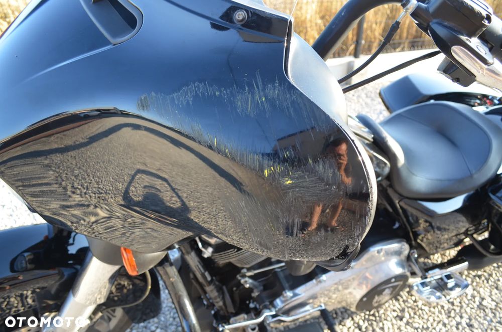 Harley-Davidson FLH Electra Glide - 18