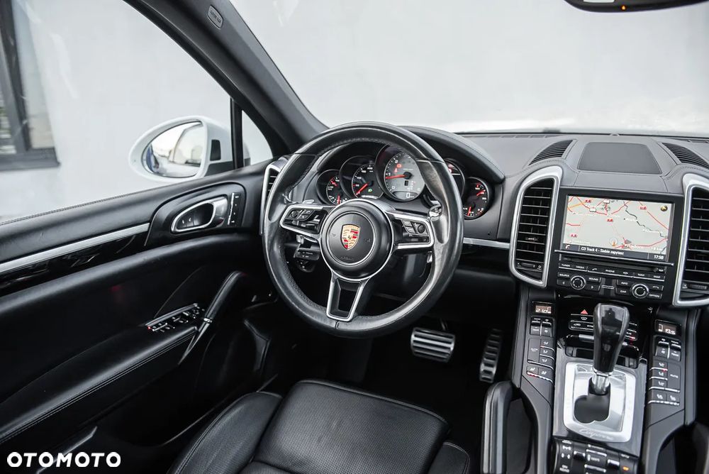 Porsche Cayenne S Diesel Platinum Edition - 31