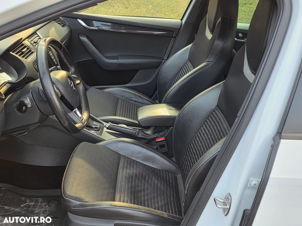 Skoda Octavia 2.0 TDI DSG RS - 14