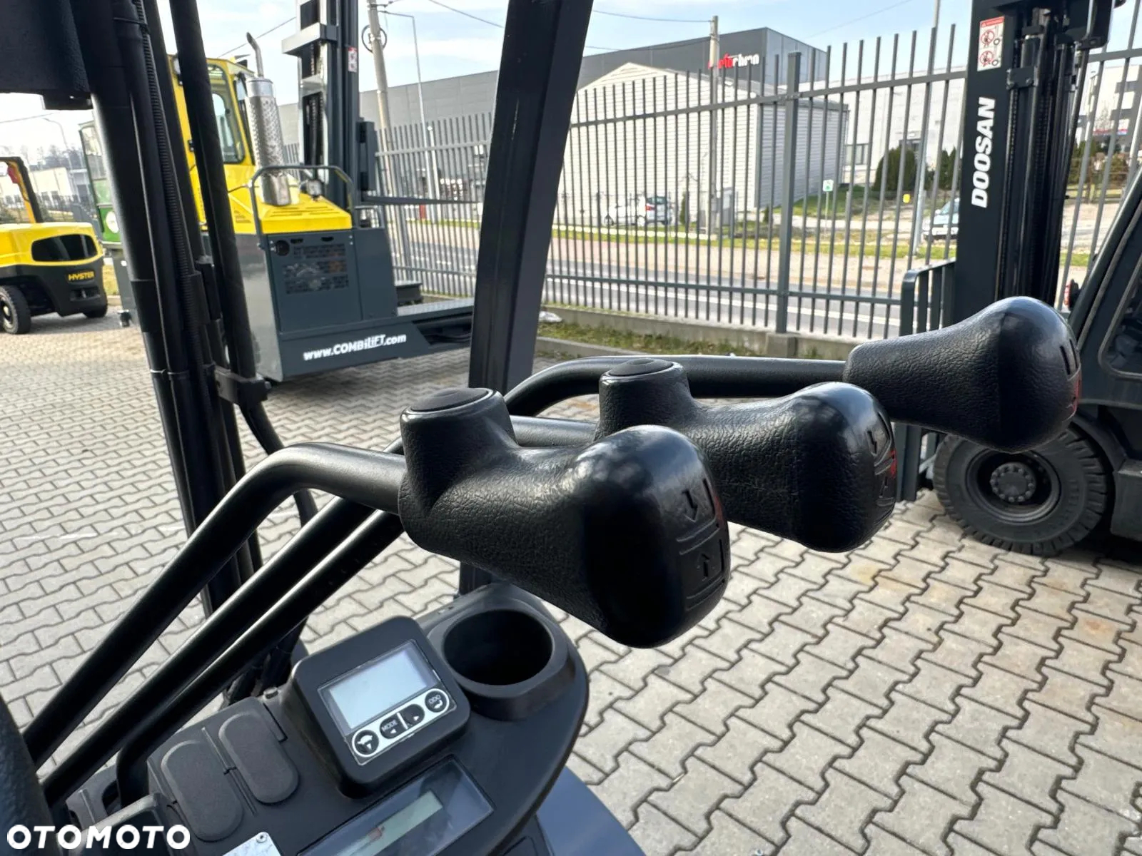 Toyota Toyota 02-8FGF25 / TRIPLEX 4300 mm / LPG / Jak nowa / 2018 rok - 23