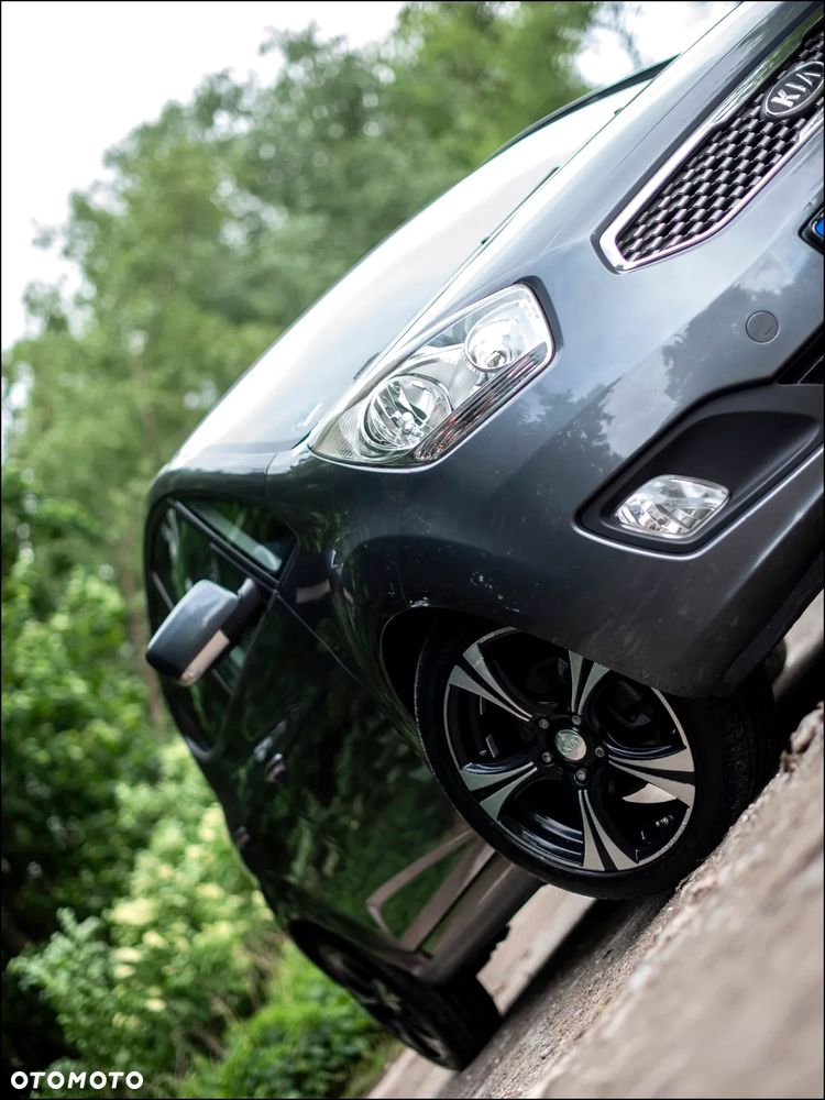 Kia Venga - 15