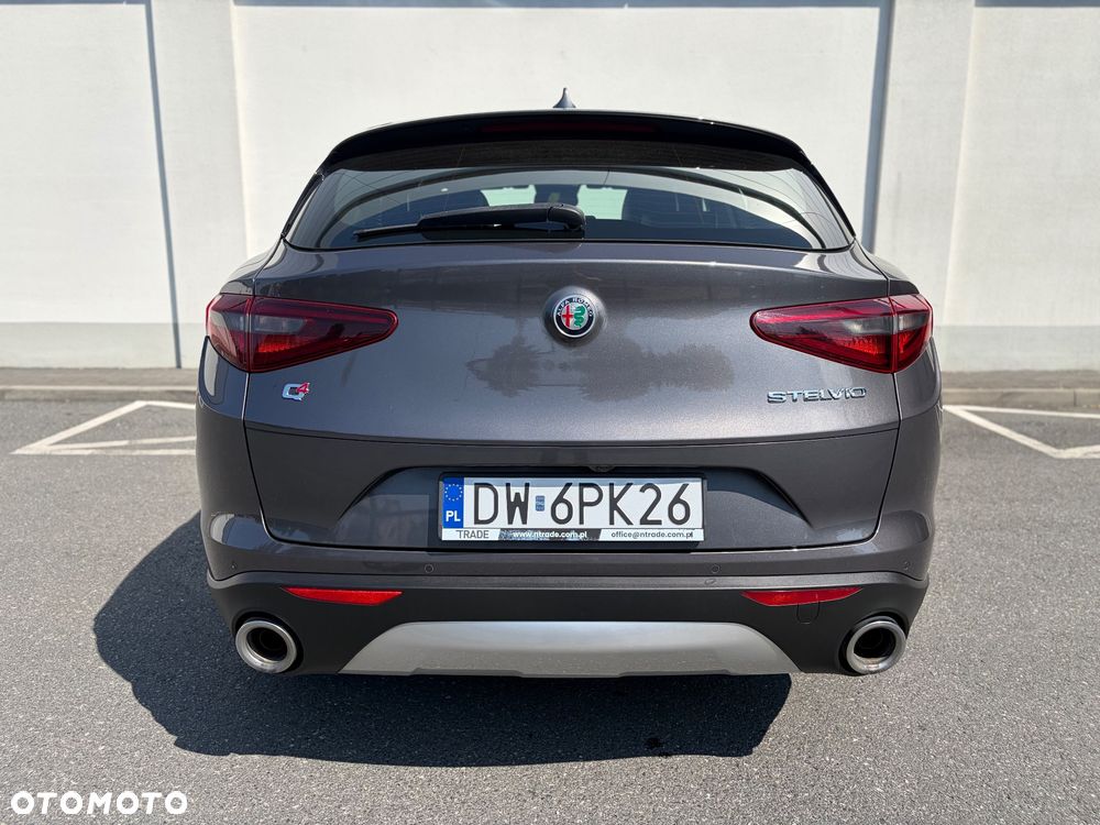 Alfa Romeo Stelvio 2.0 Turbo TI Q4 - 9