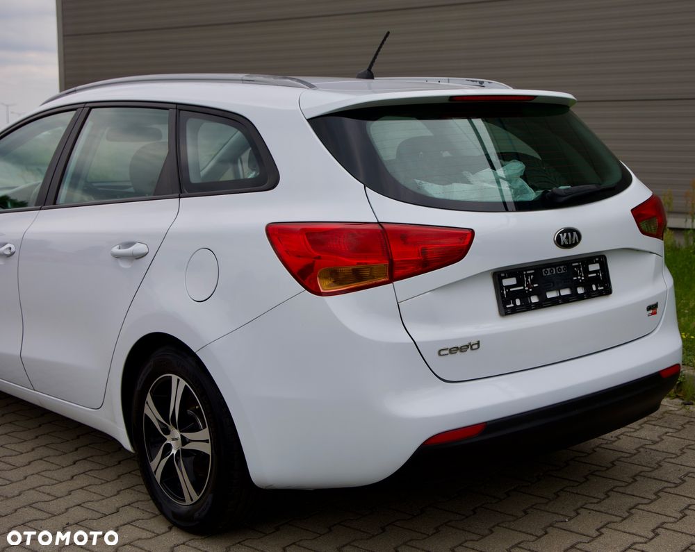 Kia Ceed 1.6 CRDi 128 Spirit - 10