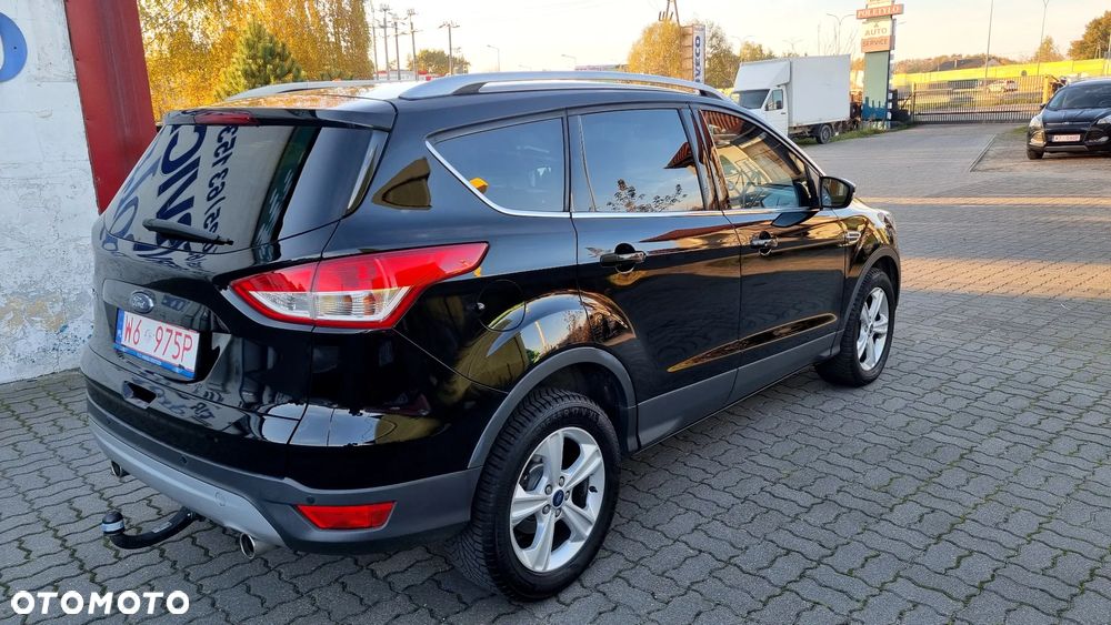 Ford Kuga 2.0 TDCi 2x4 Titanium - 4