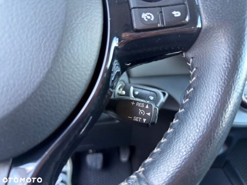 Toyota Yaris 1.5 Premium CVT - 24