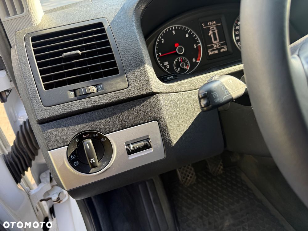 Volkswagen Multivan - 15