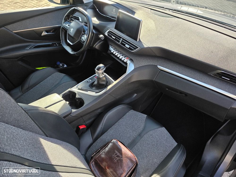 Peugeot 3008 1.2 PureTech Allure Pack - 17