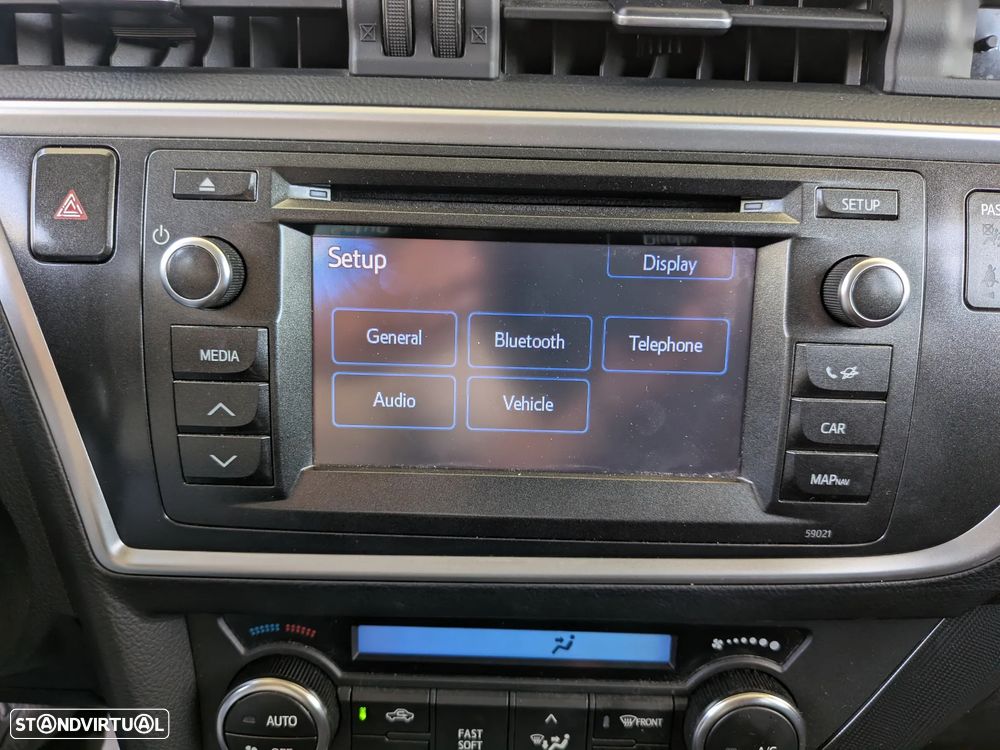 Toyota Auris 1.4 D-4D Comfort+Pack Sport - 13