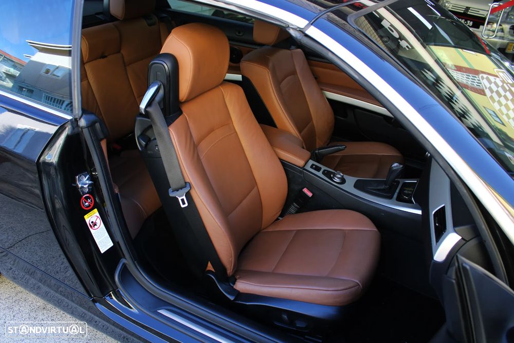 BMW 330 i Auto - 29
