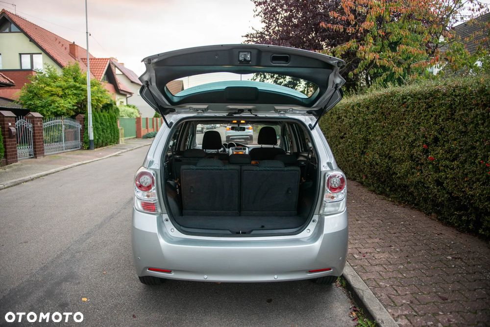 Toyota Verso 1.8 7-Sitzer Executive - 14