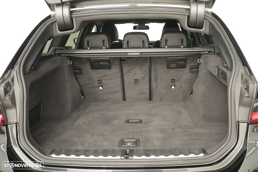 BMW 320 d Pack Desportivo M Auto - 22