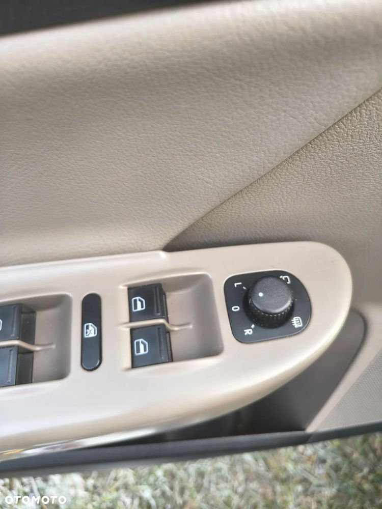 Volkswagen Passat Variant 2.0 TDI DPF 4Mot Highline - 32