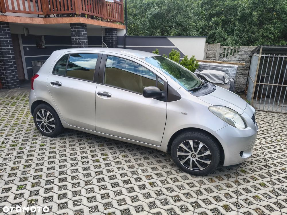Toyota Yaris 1.0 Luna A/C - 12