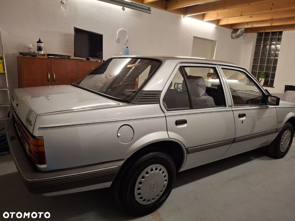 Opel Ascona 1.6 Exclusive - 32