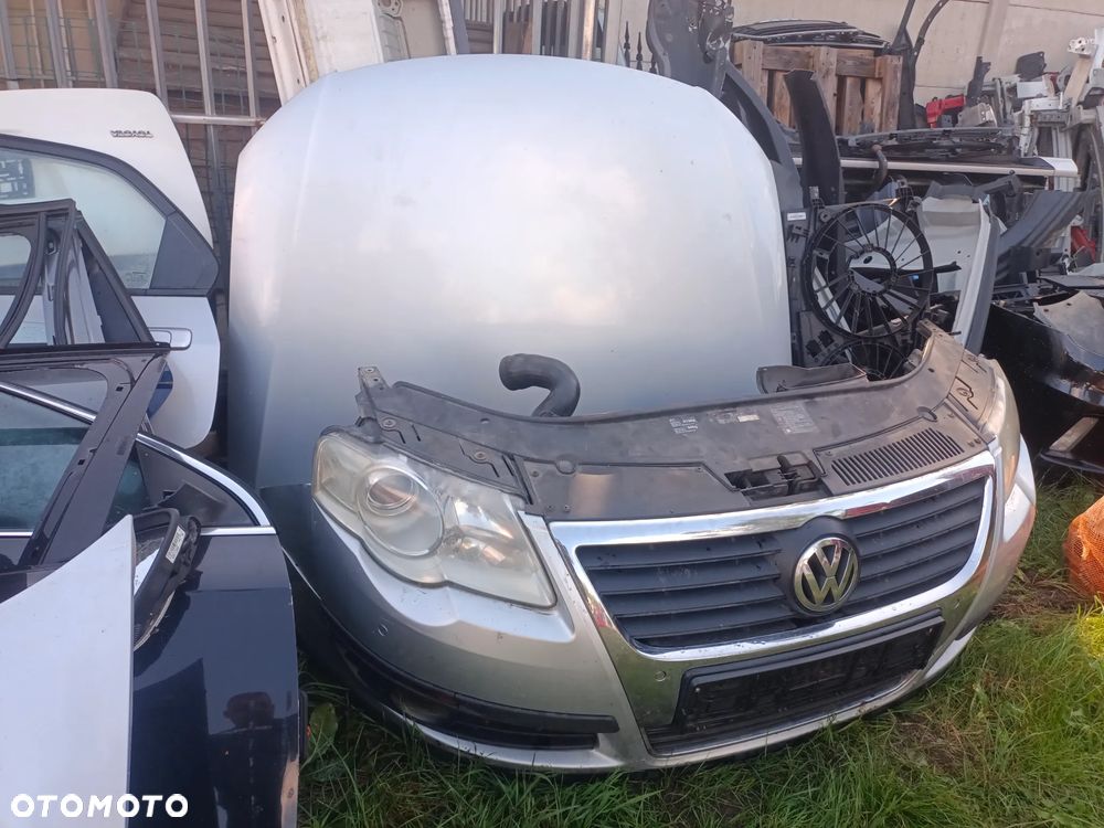 Volkswagen Passat B6  maska pokrywa silnika - 1