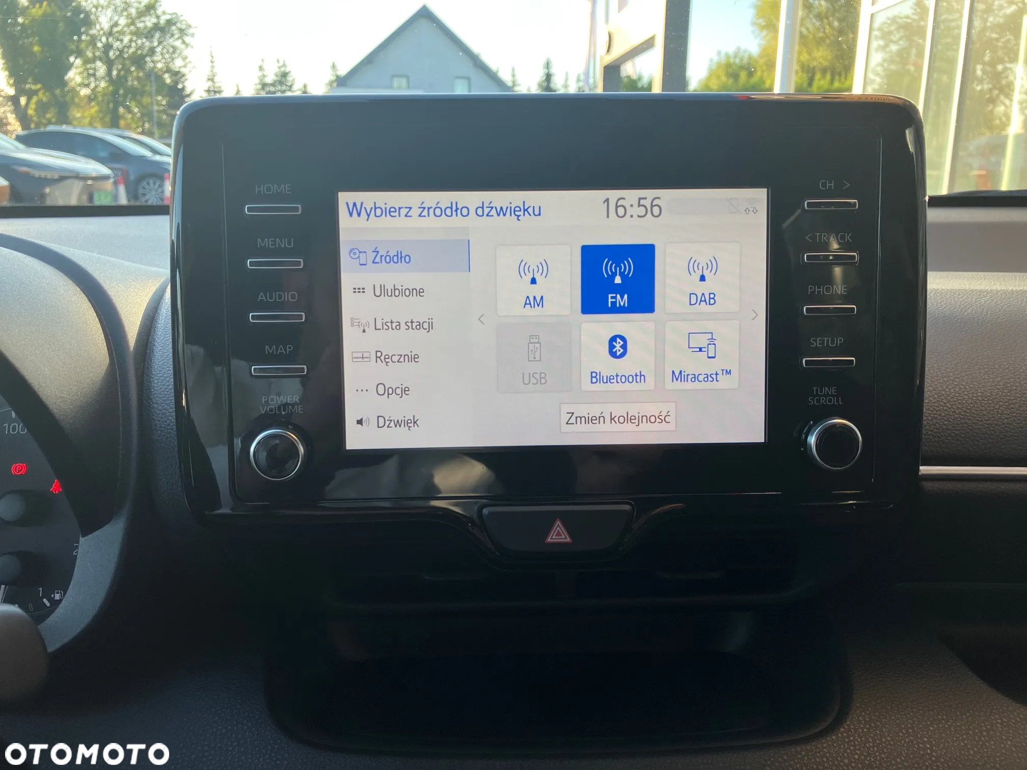 Toyota Yaris Hybrid 1.5 Comfort - 24