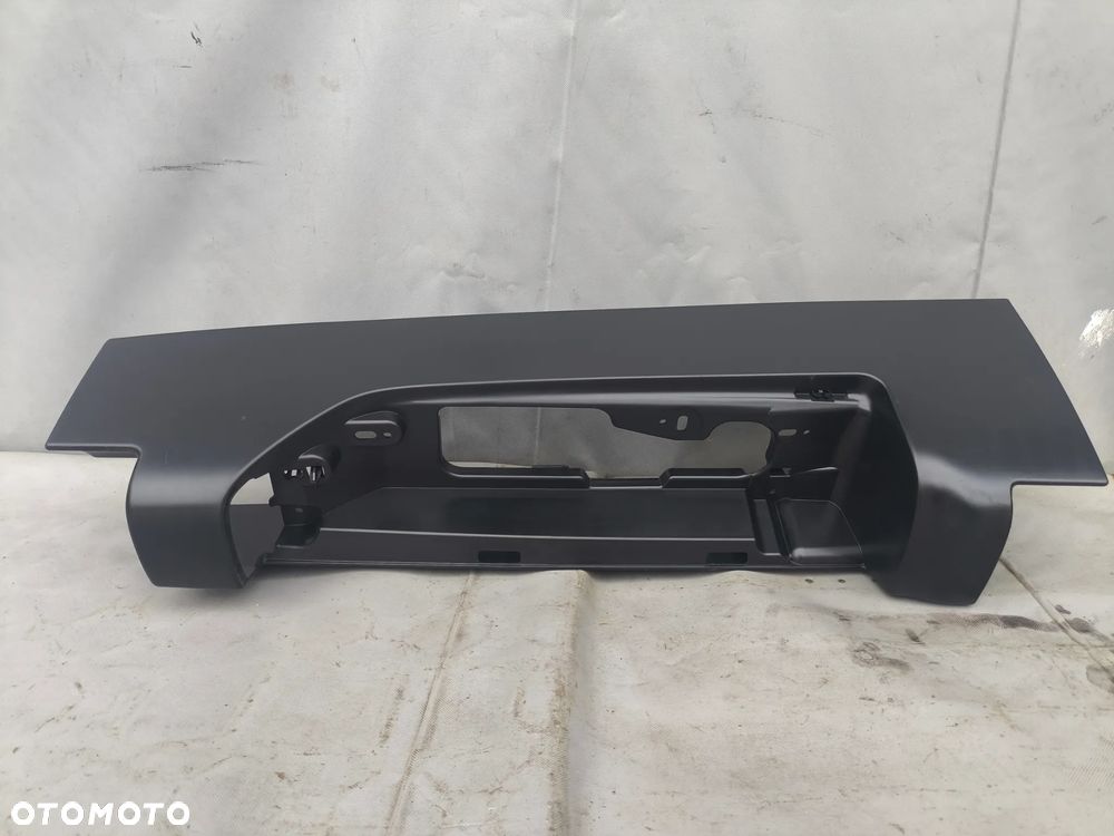 RENAULT TRAFIC III IV OBUDOWA LAMPY PRAWA TYLNA TYLNEJ 265A1-9592R