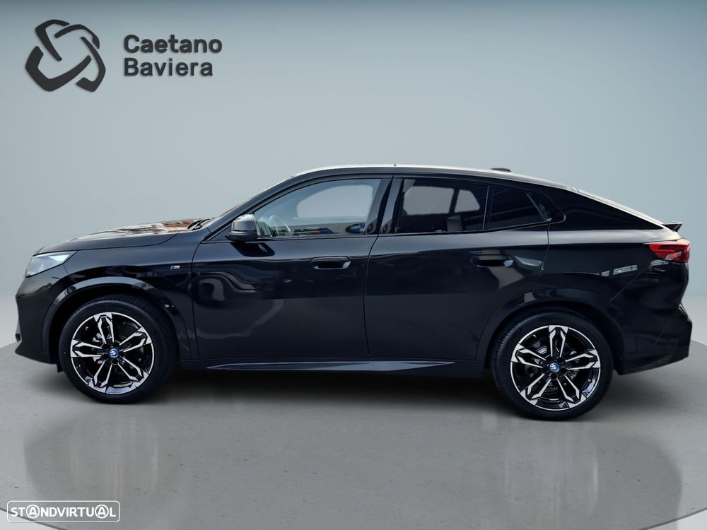 BMW iX2 eDrive20 Pack Desportivo M - 5