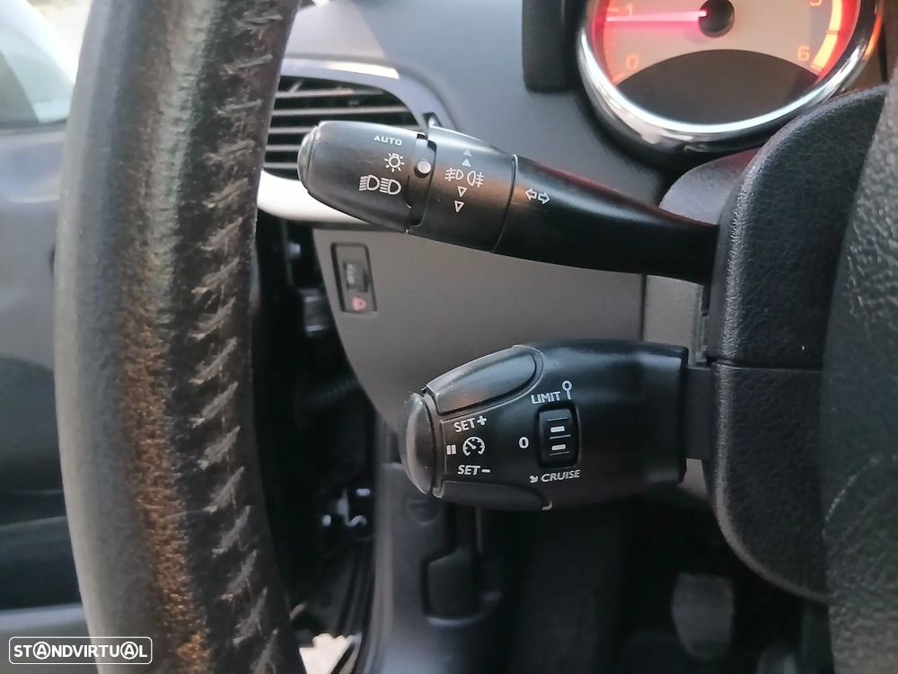 Peugeot 207 SW 1.6 HDi Sport FAP - 23