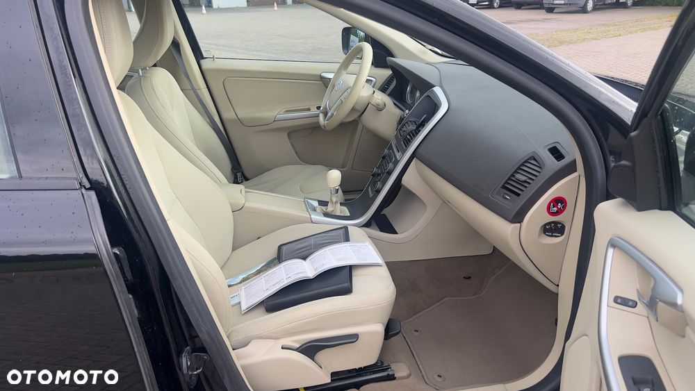Volvo XC 60 D5 AWD RDesign - 33