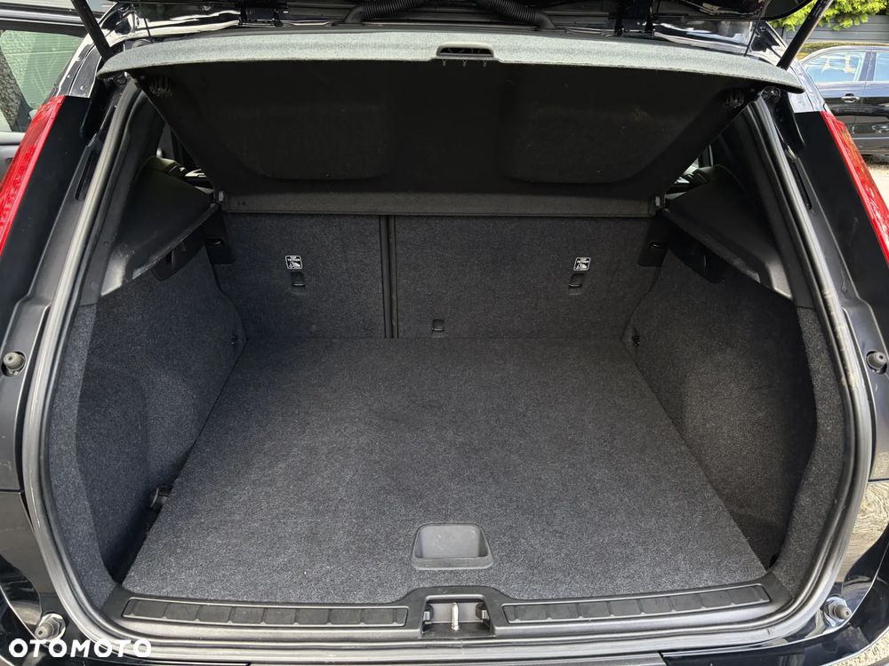Volvo XC 40 T3 Momentum - 33