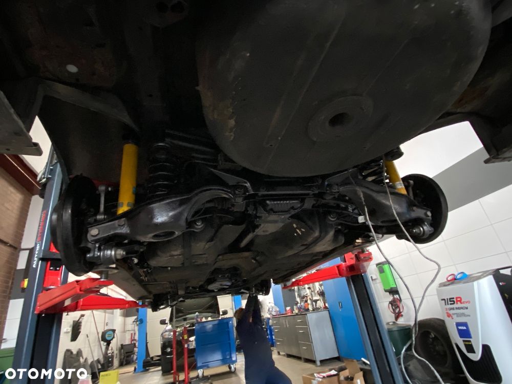 BMW Seria 8 - 30