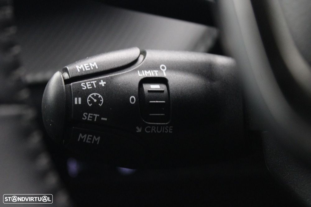 Peugeot e-2008 50 kWh Allure Pack - 13